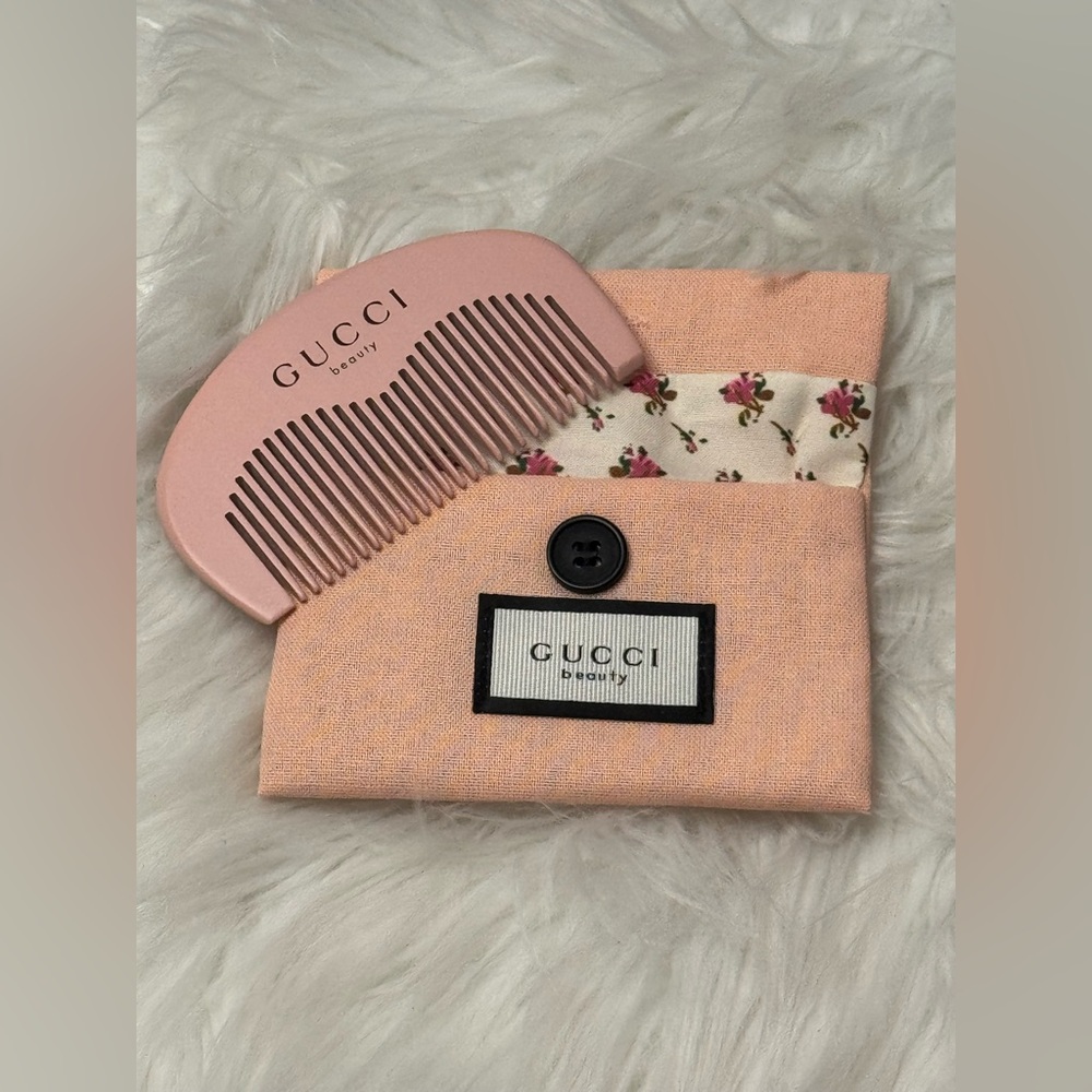 New Arrivals! Lux Fashion! Floral Pouch with Comb Beauty Set and  Button Closure